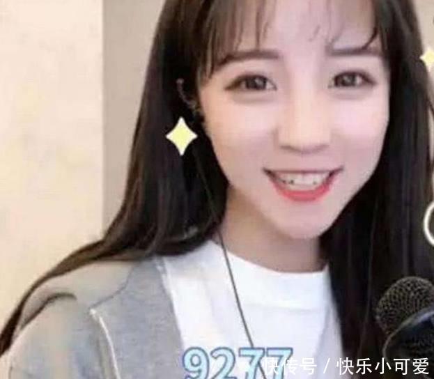 莉哥直播加个微信三四千,想赚钱想疯,大批脱粉