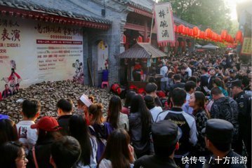 被抖音带红的几大城市,当地人直呼:外国人再过