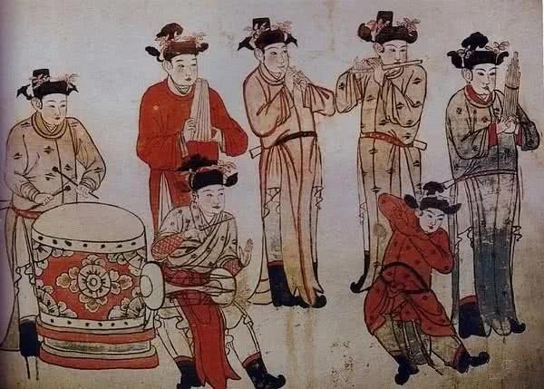 省高平市的汤王头村,一位名叫贾德胜的村民在自家院子里挖地窖的时候