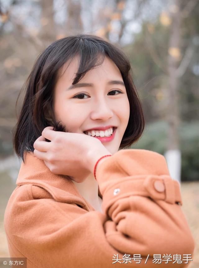 伤官见官,偏财,食神有力,偏印虚浮,易学鬼手为她