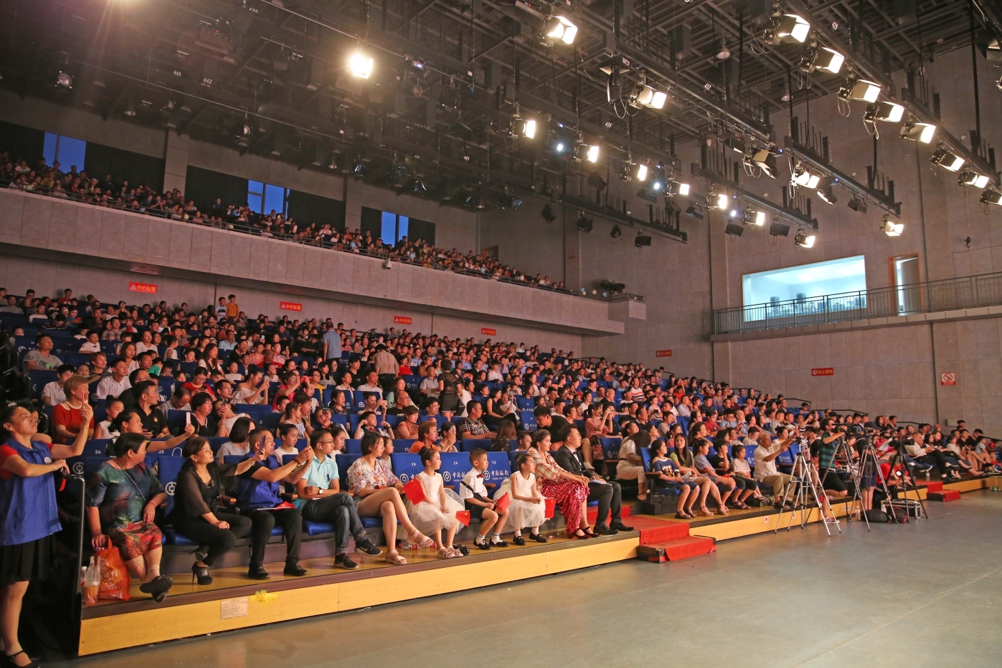 首届VIPEUART大陈马畈雅泽义乌大师班音乐会在义乌举办(图2) 首届VIPEUART大陈马畈雅泽义乌大师班音乐会在义乌举办(图2)