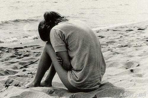 爸妈收15万彩礼钱,陪嫁一张银行卡,我查余额后