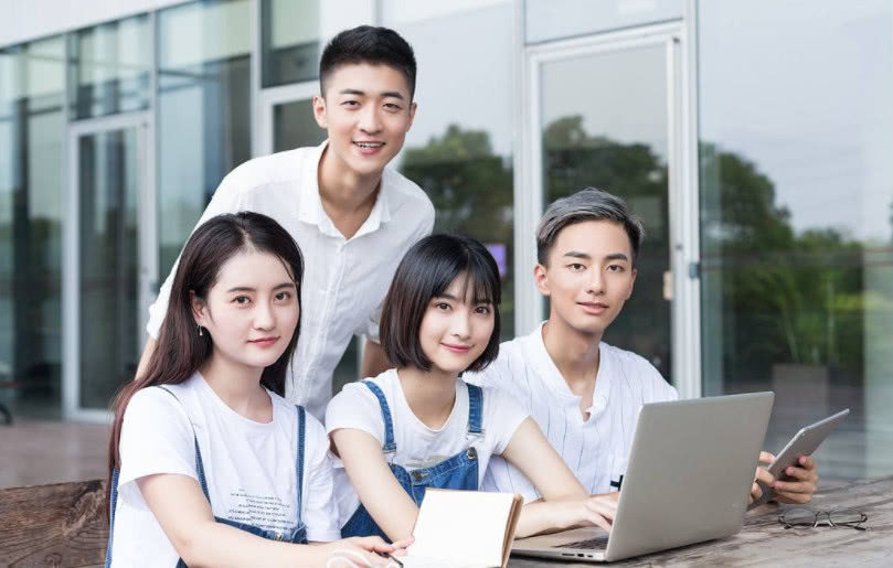 这4个大学专业,考公务员容易被录取,志愿可以