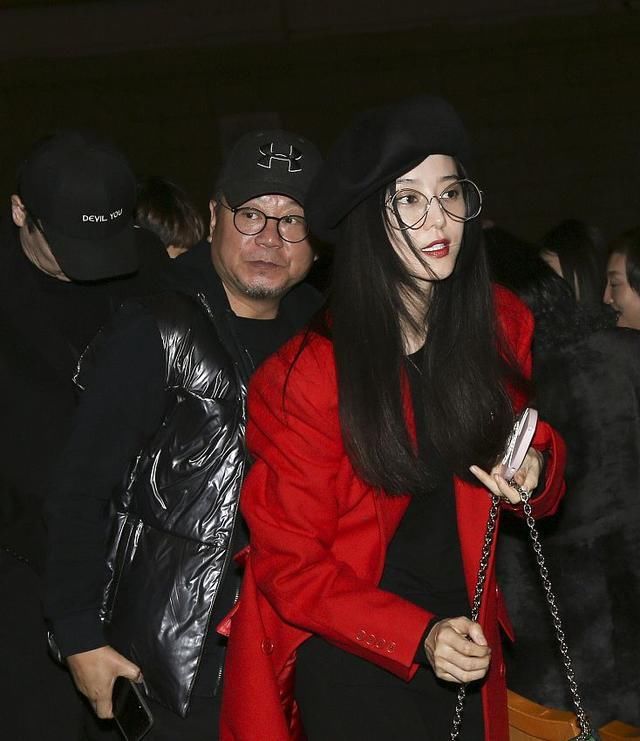 崔永元更新了微博,范伟老师,不好了,我家铲屎官