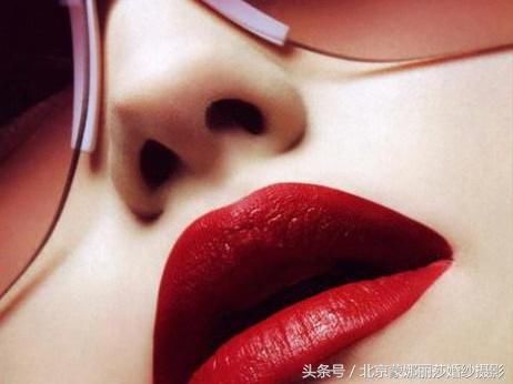 吴昕弄断口红想秒删微博,网友喊话潘玮柏?!口