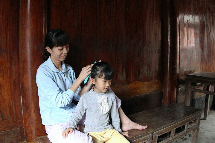 农村俗语老话:看看他娘脚脚跟,断他闺女七八分