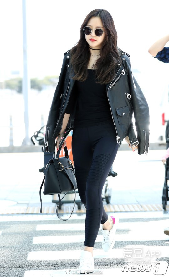 [a pink][新闻]170427 百变精灵apink出发赴美国 机场时尚清新夺目