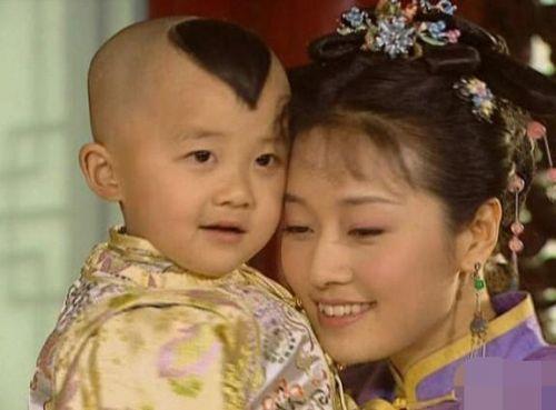 那些身高停滞不前的童星 贾云哲18岁才1米高