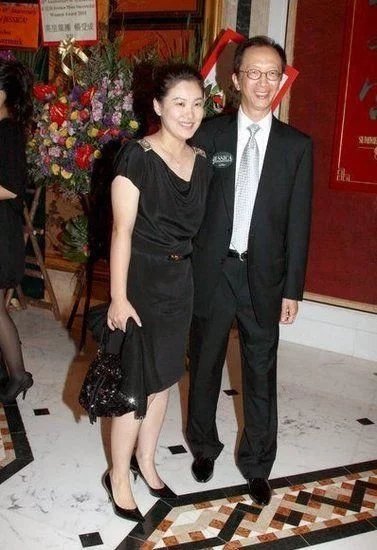 嫁给富豪的十位奥运冠军:她比老公小26岁,她老公身价52亿!