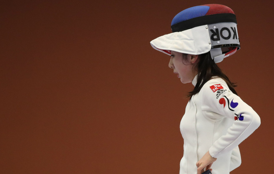 组图-韩国击剑队备战 “哭闹女”申雅岚刻苦训练 组图-韩国击剑队备战 “哭闹女”申雅岚刻苦训练