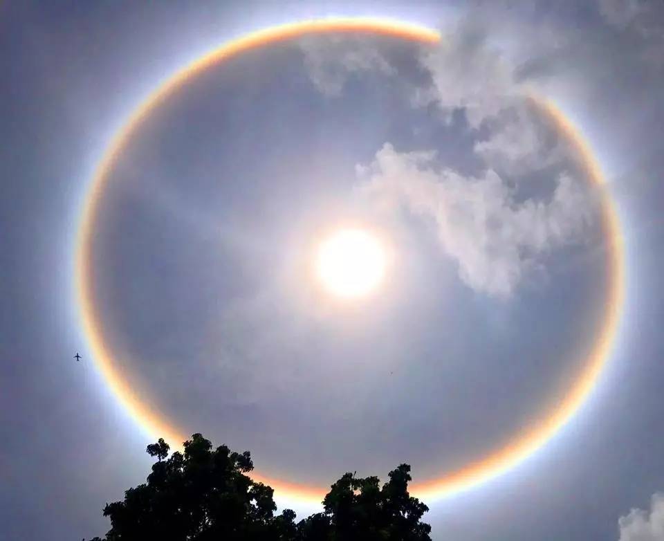 佛光普照?曼谷上空现大光晕!