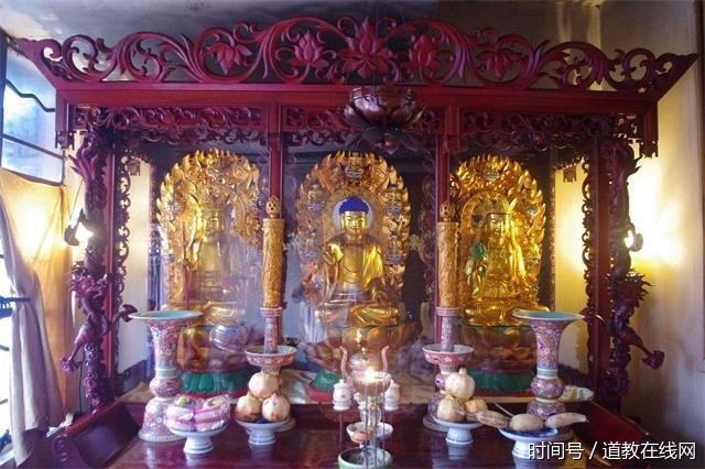 在家供奉佛菩萨像有很多好处,但也有很多忌讳! 在家供奉佛菩萨像有很多好处,但也有很多忌讳!