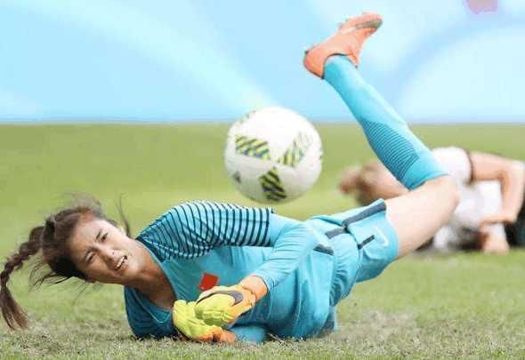 好心疼!女足守门员买不起房拒绝当模特赚大钱