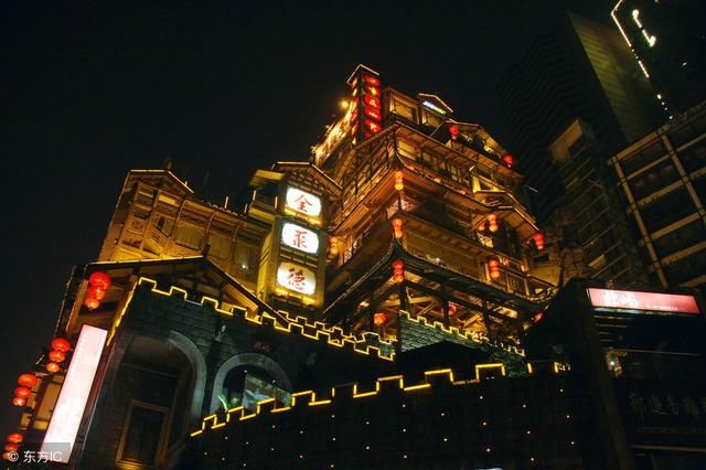 重庆五一居然封桥让外地朋友拍照,你知道本地