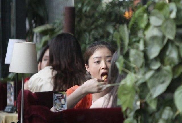 明星吃相谁最丑,刘德华五官扭曲,黄晓明一言难