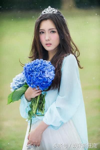 何洁近照曝光,大腿未PS,粉丝崩溃吐槽:这腿也