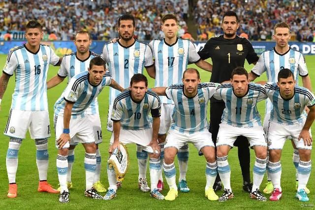 世界杯球队的背后 奔驰赞助德国队 巴西队、阿