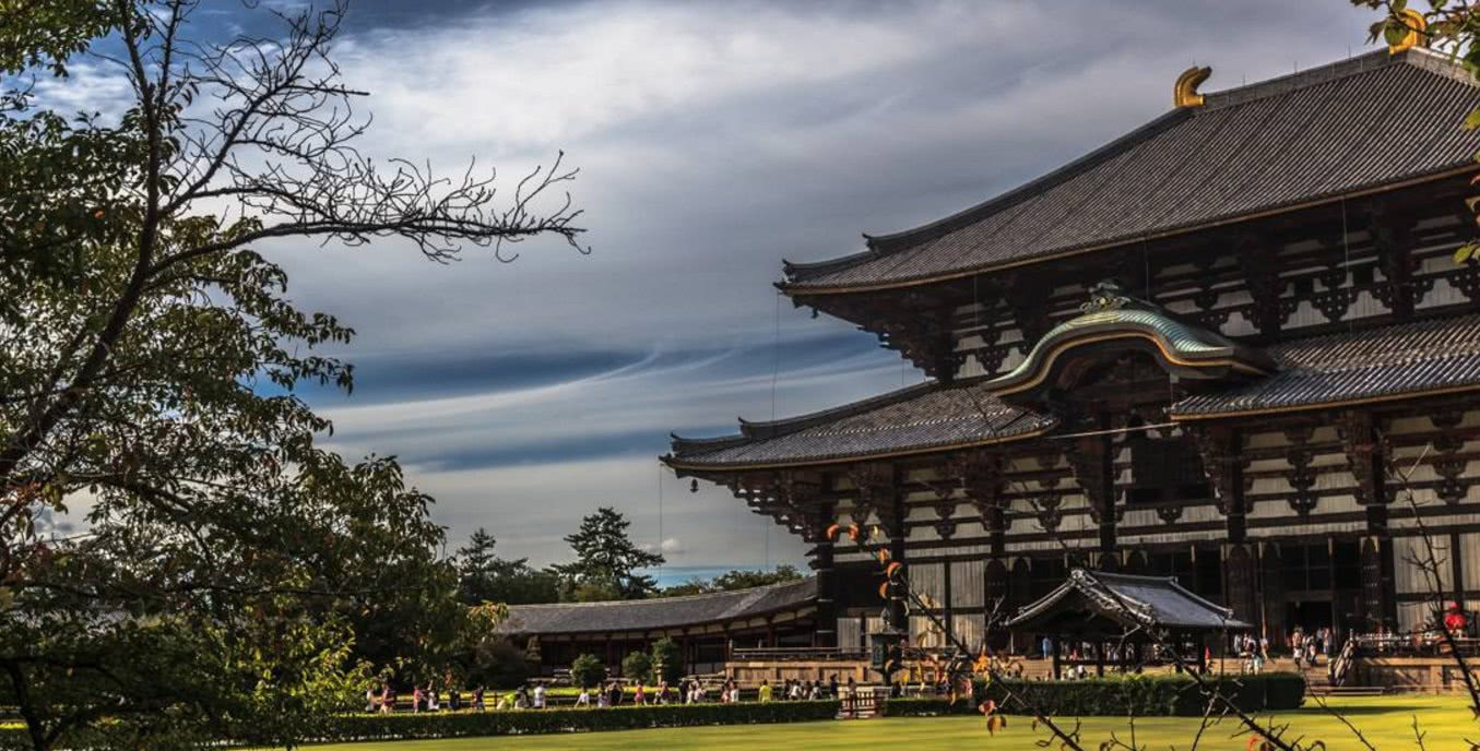 二战后期日本多数城市遭美国轰炸,为何唯独此