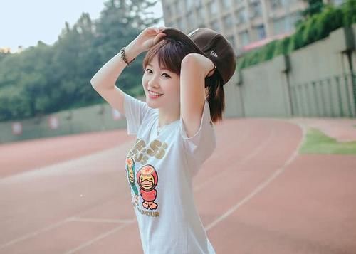 怎么优雅的高情商聊天,优雅高情商聊天技巧:轻松掌握人际关系的秘诀