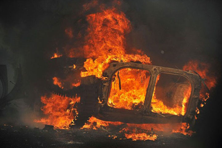 萨卡什维利错压根就不了解美国人，更不懂得美国人，你对人家都不了解还怎么和人家交朋友。图为格鲁吉亚地面部队撤退中遭俄空军穷追猛打。