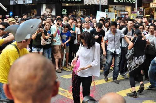 香港明星年轻时挣得多老了却生活落魄是什么原因