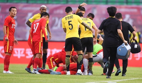 中超-谭龙梅开二度+绝杀 恒大客场2-3遭亚泰逆