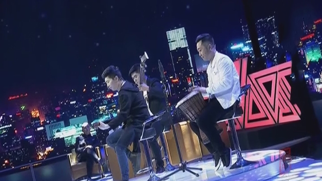 三弦手鼓京味儿浓 弹琴说爱演唱歌曲《姥姥》