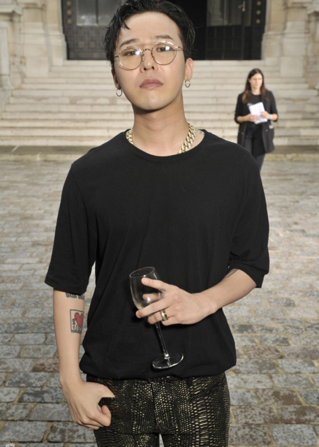 身高一米三？继陈奕迅后 权志龙也被摄影师坑了