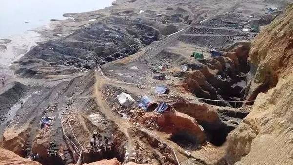 别再说翡翠只有中国人喜欢,其实翡翠正走向世