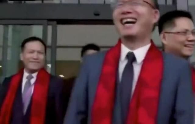 郭广昌让马云迎接省长 还调侃自己像新郎马云