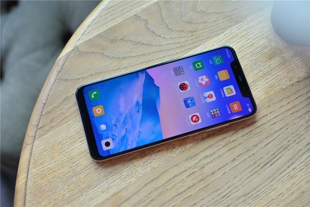 小米8为什么不用MIX系列全面屏,而要用丑刘海