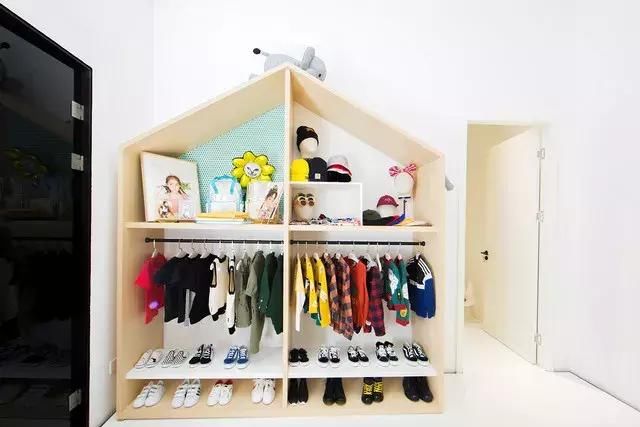 三叶草 or VANS?男生喜欢女生穿的球鞋是?