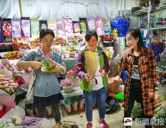 教师节到了 乌鲁木齐花市康乃馨唱主角