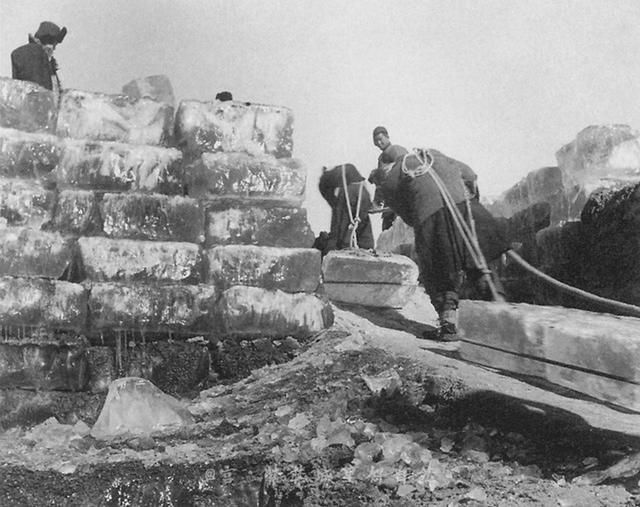 在故宫冰窖里吃饭是一种什么感受?