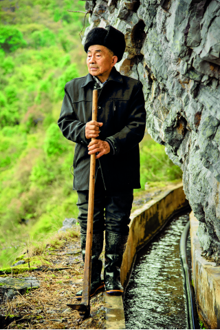 全国有多少村支书村长 t0189e4559266ba1446.png?size=320x479