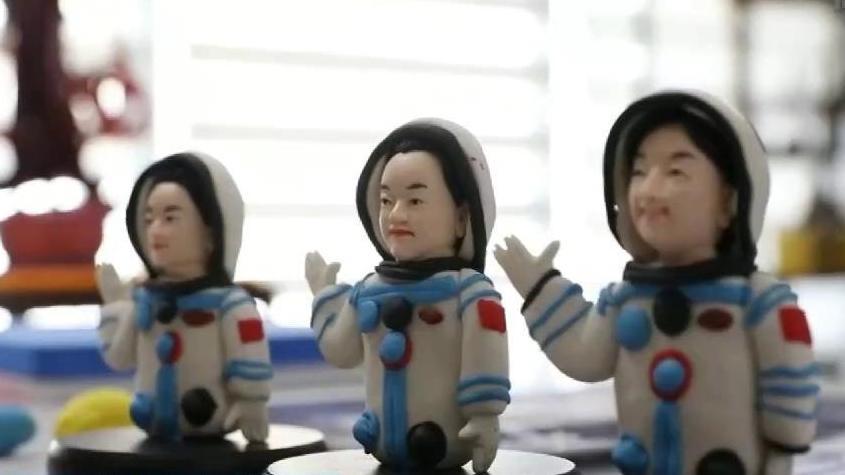 小小一团面,几经揉捏,几笔勾画,变身“国风手办”~~ 小小一团面,几经揉捏,几笔勾画,变身“国风手办”~~