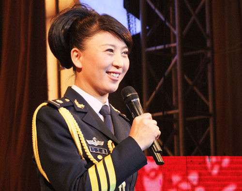 二人转皇后闫学晶,赵本山帮其走红被传绯闻,二