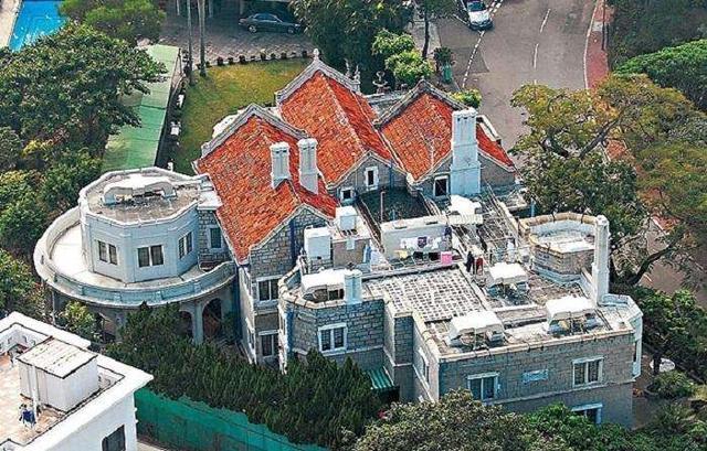 低调的郭晶晶被动炫富了,实力打脸李湘,土豪和豪门差距真大