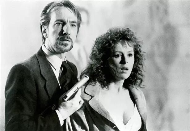 《虎胆龙威》编剧解疑 男主怎样看出反派不对