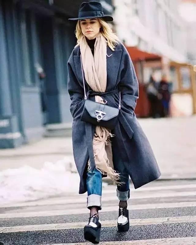 爆款女王杨幂迪丽热巴都穿的渔网袜你却觉得俗