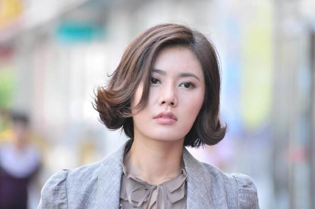 韩国总统文在寅抵京后 首先见的是这位女明星