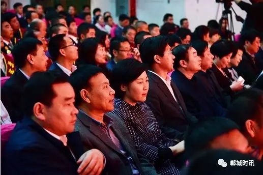 郸城表彰210名劳动模范和先进工作者 快看你认