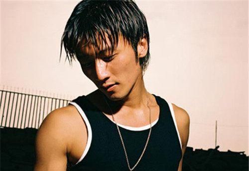 向华强为什么怕谢霆锋,真实原因在这个女人身