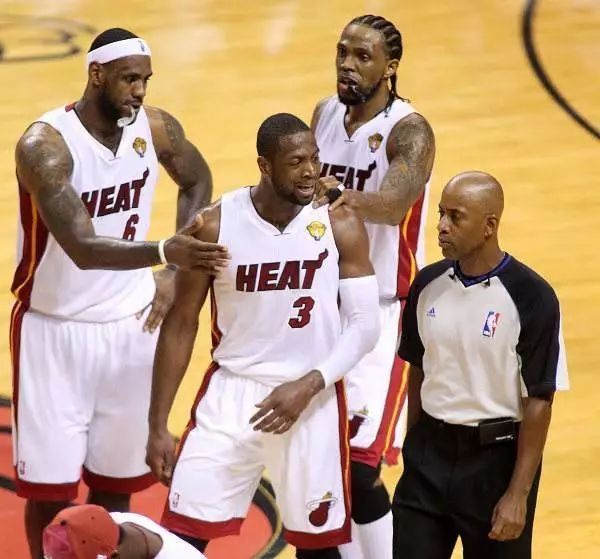 09年韦德获得MVP跟11年热火获得总冠军,你最