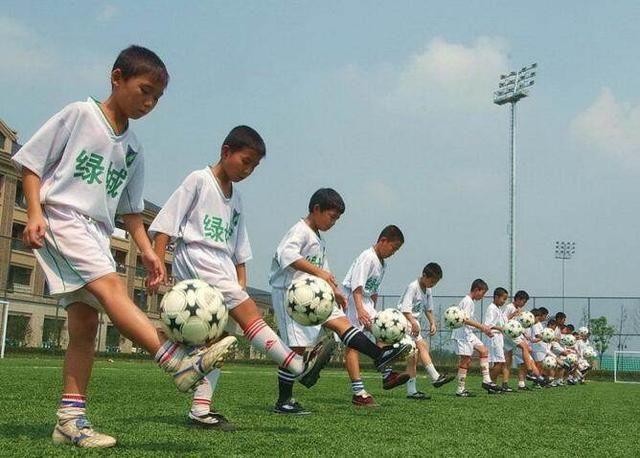 情怀难敌金钱!中超玩青训一支保级一支降级 恒