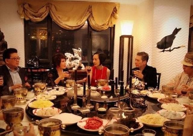 向华强究竟多有钱?看看他的豪宅你就明白,鲁豫