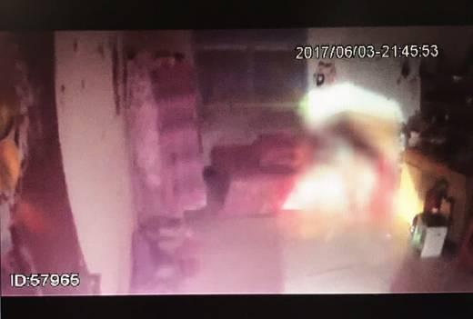 女子仅着内衣死在床上 死者男友神秘失踪逃往边境 女子仅着内衣死在床上 死者男友神秘失踪逃往边境