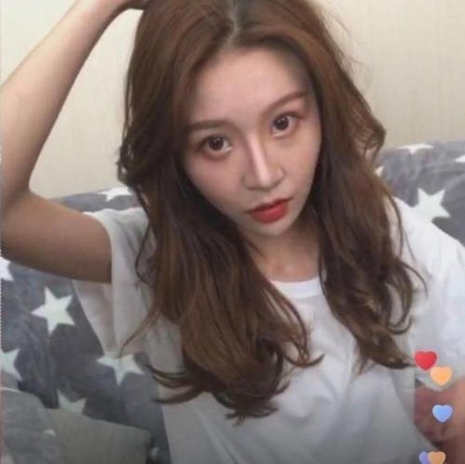 抖音网红:温婉首次微博直播,抖音账号三连封原