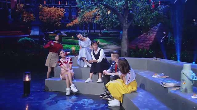 徐静蕾《恋恋风尘》秒变怀旧校园风 徐静蕾《恋恋风尘》秒变怀旧校园风