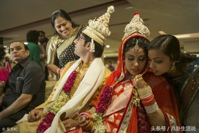 印度人结婚,男方不用出一分钱,女方要给天价嫁妆